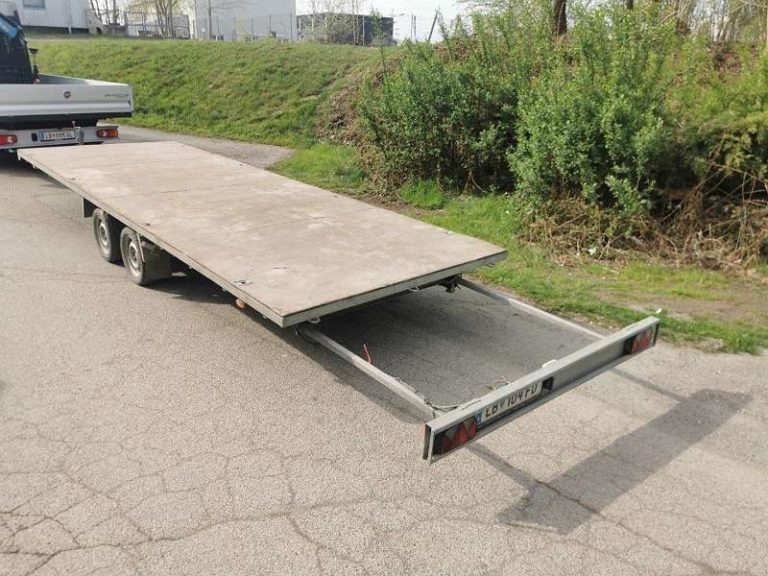 PKW Plateau Tandemanhänger – für Fahrzeuge & Maschinen